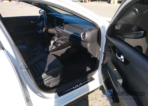 2022 Kia Forte Gt-Line z USA, uszkodzony, nr VIN 3KPF54AD9NE472006